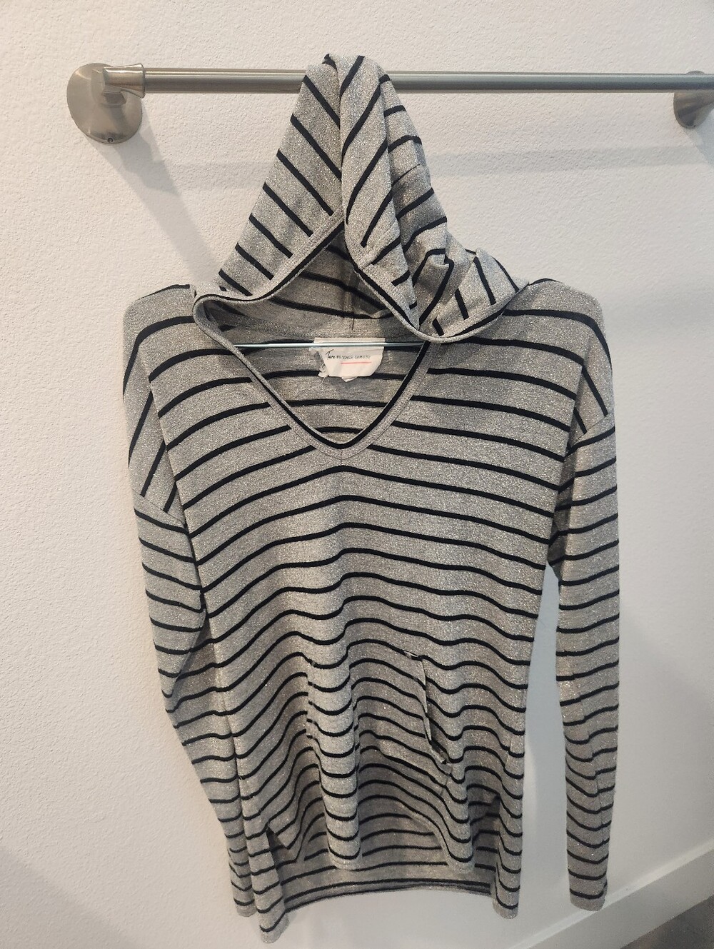Two By Vince Camuto Lomg Sleeves Shimmer Stripped Top W/hoodie Deep Vneck